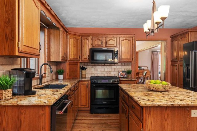 22 Stacy Lane, Madison, WI 53716