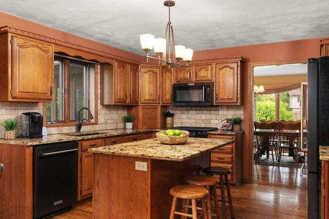 22 Stacy Lane, Madison, WI 53716