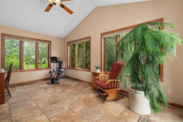 22 Stacy Lane, Madison, WI 53716