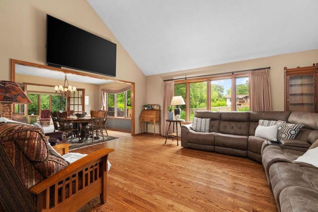 22 Stacy Lane, Madison, WI 53716