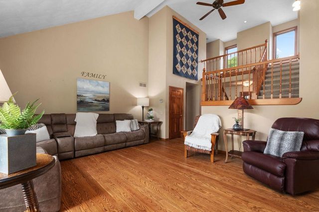 22 Stacy Lane, Madison, WI 53716
