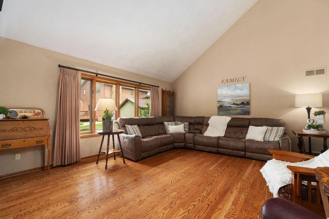 22 Stacy Lane, Madison, WI 53716
