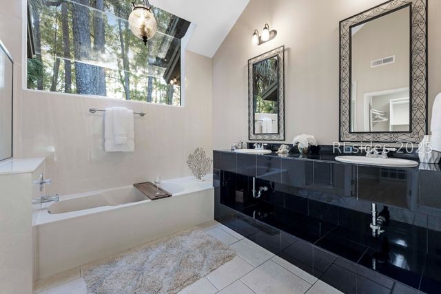 39 Battery Rd, Hilton Head Island, SC 29928