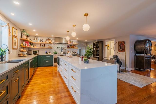 34 South Main Street, Danby, VT 05739