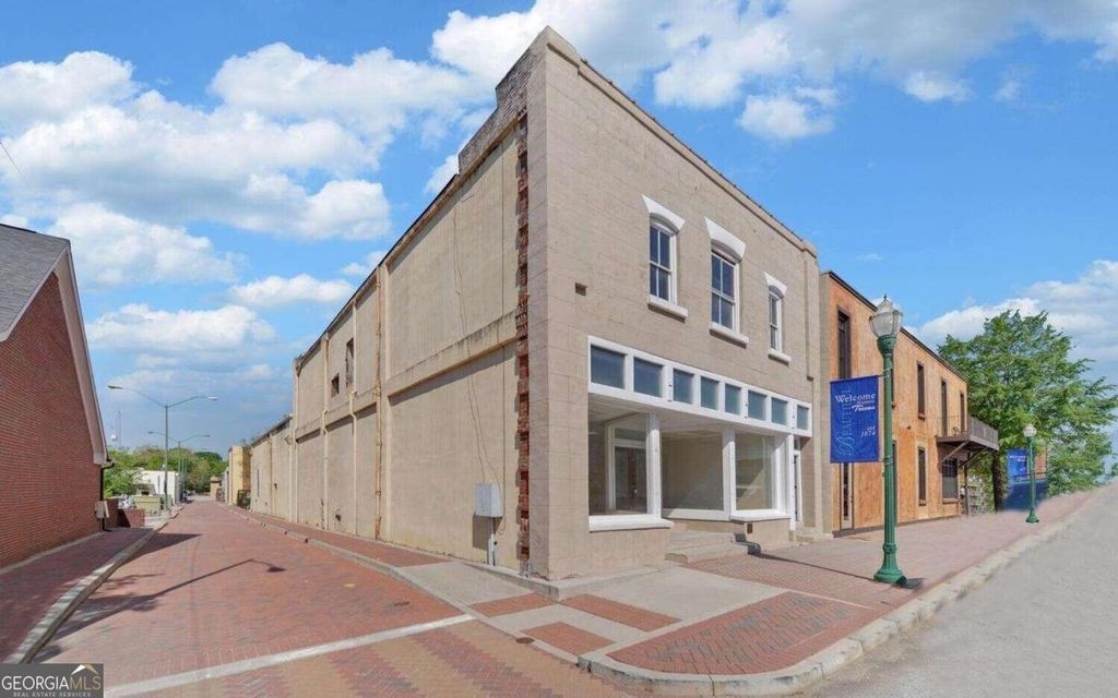 111 N Sage Street, Toccoa, GA 30577 — exterior