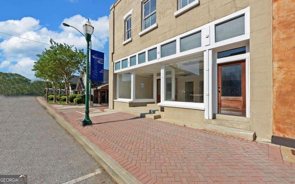 111 N Sage Street, Toccoa, GA 30577 — photo 3