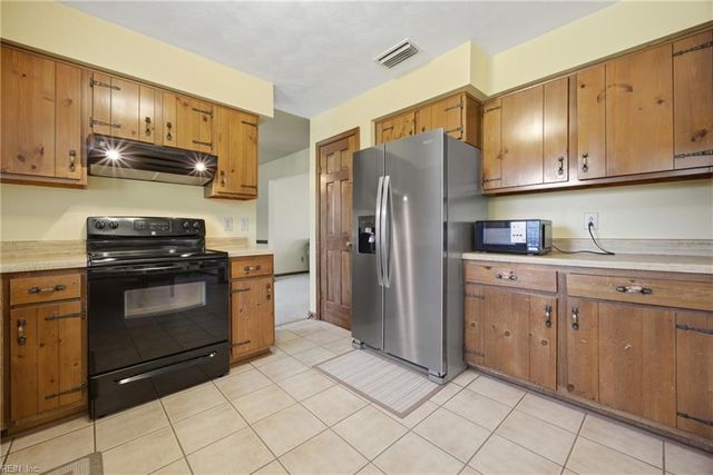 3077 Monet DR, Virginia Beach, VA 23453