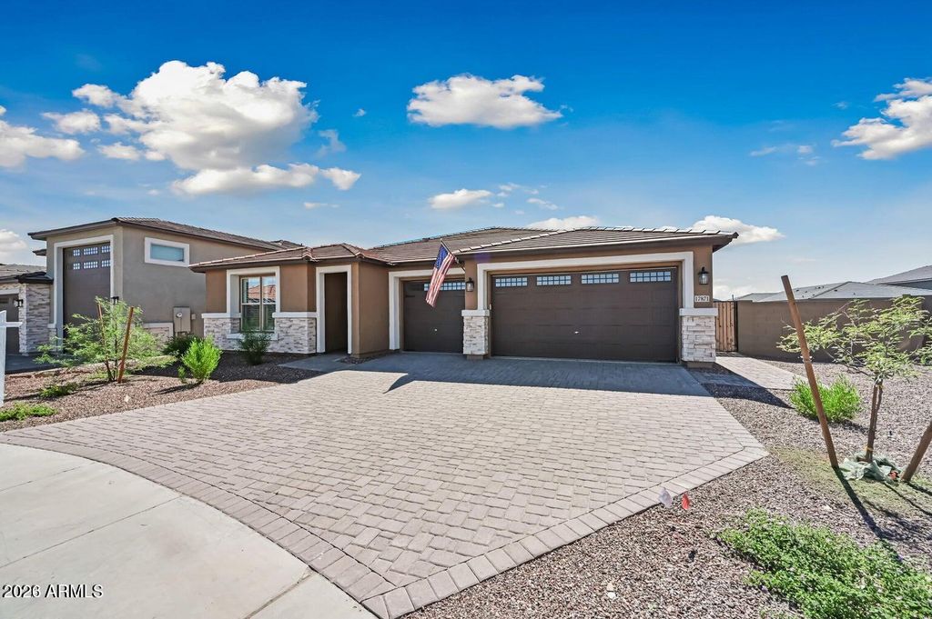 17871 W STRAIGHT ARROW Lane, Surprise, AZ 85387