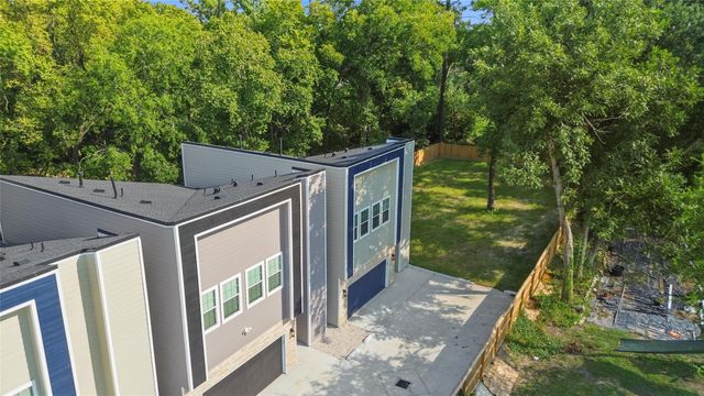 825 Paul Quinn Street F, Houston, TX 77091