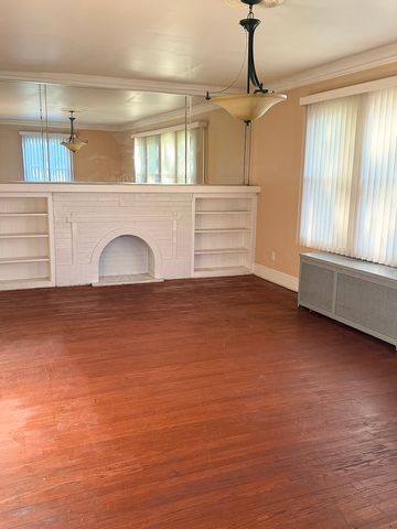 1401 S 11th Avenue, Maywood, IL 60153