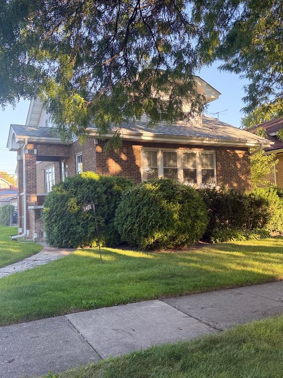 1401 S 11th Avenue, Maywood, IL 60153