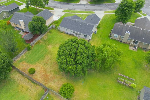 10818 W Central Park St, Wichita, KS 67205