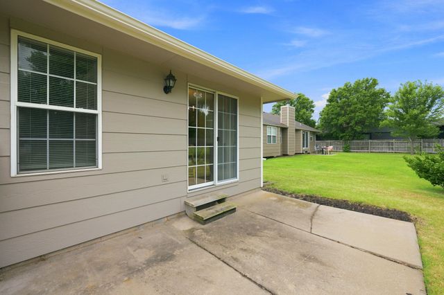 10818 W Central Park St, Wichita, KS 67205