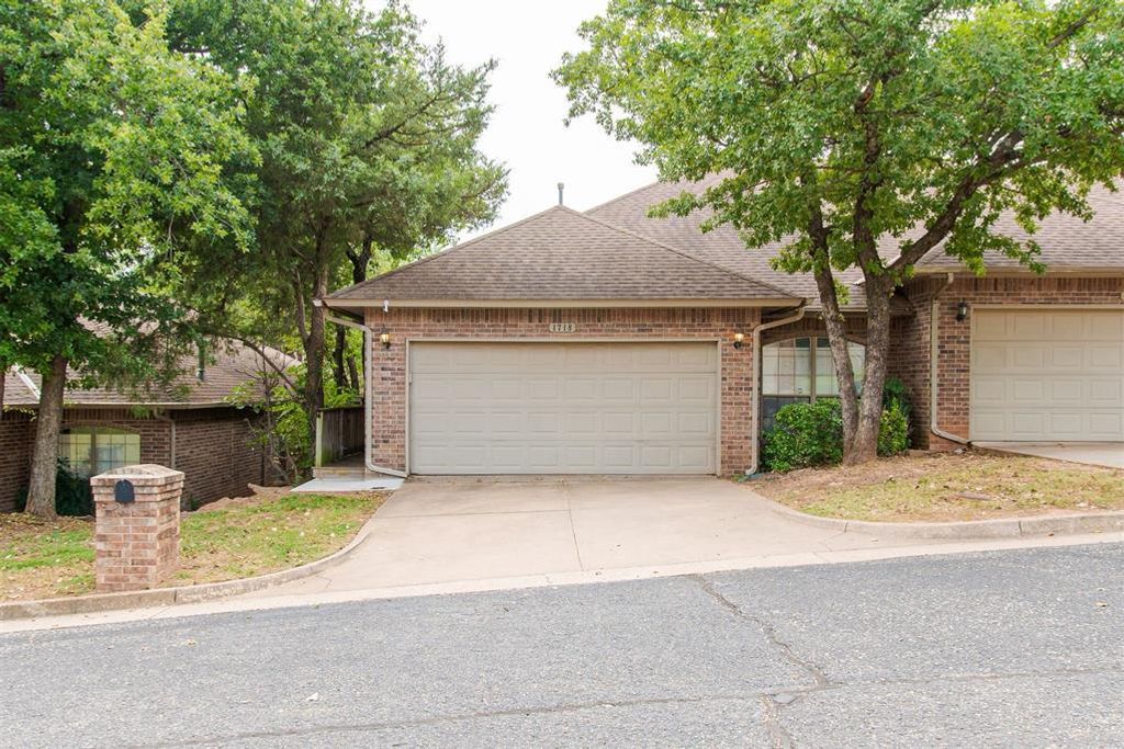 1718 Windhill Avenue, Edmond, OK 73034