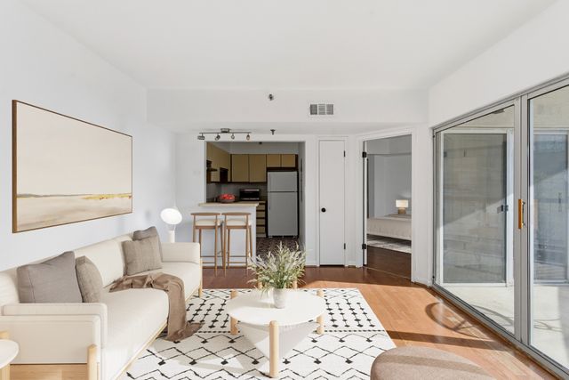900 19th Ave S Apt 401, Nashville, TN 37212