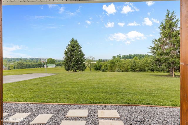 448 Trinity Rd, Morristown, TN 37814