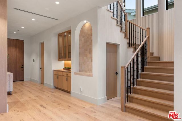 14557 Addison Street, Sherman Oaks, CA 91403