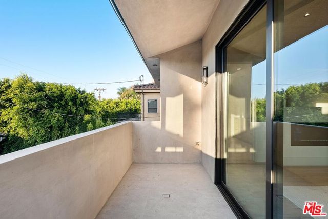 14557 Addison Street, Sherman Oaks, CA 91403
