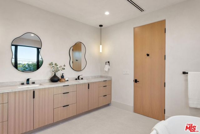 14557 Addison Street, Sherman Oaks, CA 91403