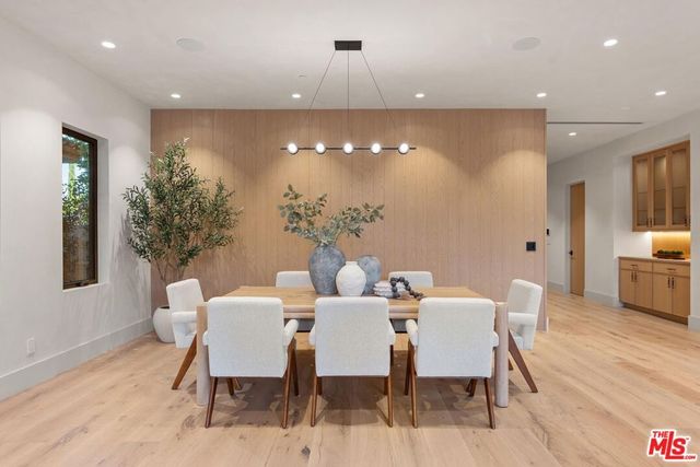14557 Addison Street, Sherman Oaks, CA 91403