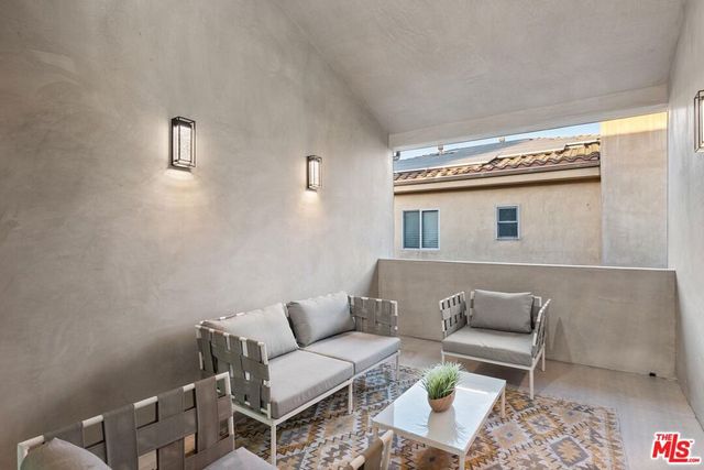14557 Addison Street, Sherman Oaks, CA 91403