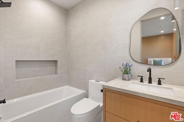 14557 Addison Street, Sherman Oaks, CA 91403
