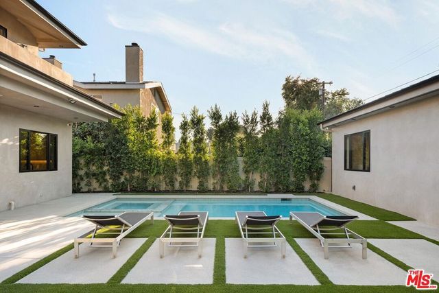 14557 Addison Street, Sherman Oaks, CA 91403