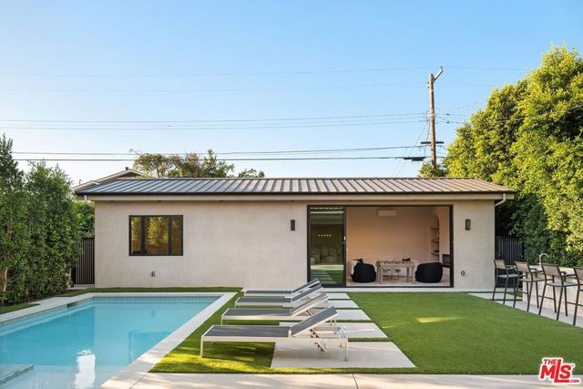 14557 Addison Street, Sherman Oaks, CA 91403