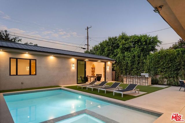 14557 Addison Street, Sherman Oaks, CA 91403