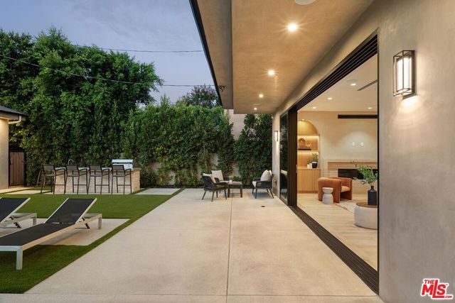 14557 Addison Street, Sherman Oaks, CA 91403