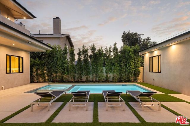 14557 Addison Street, Sherman Oaks, CA 91403