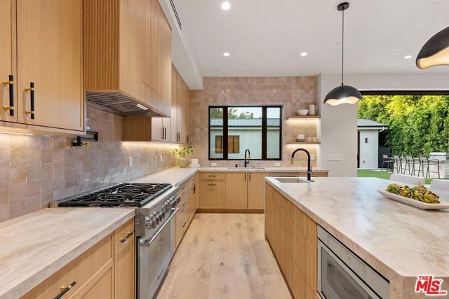 14557 Addison Street, Sherman Oaks, CA 91403