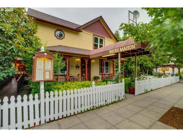 729 Ne 3RD St, Mc Minnville, OR 97128