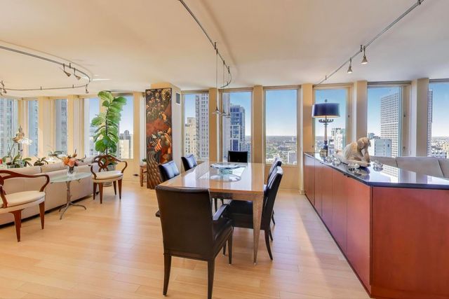 100 E Walton Street 42F, Chicago, IL 60611