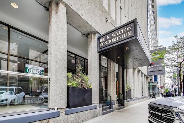 100 E Walton Street 42F, Chicago, IL 60611