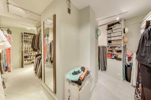 100 E Walton Street 42F, Chicago, IL 60611