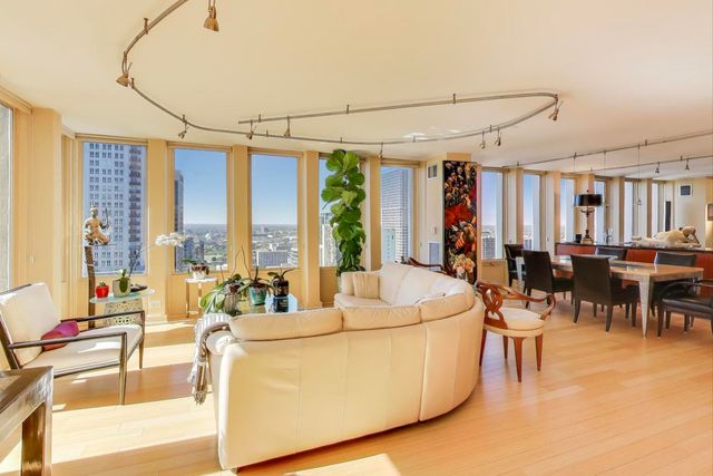 100 E Walton Street 42F, Chicago, IL 60611