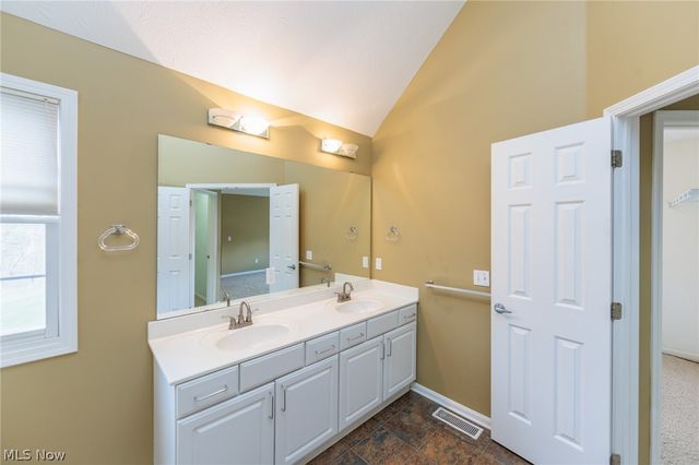 17918 Princeton Circle, Strongsville, OH 44149