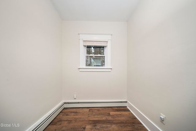 16 Regent Street, Albany, NY 12202