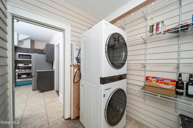 16 Regent Street, Albany, NY 12202