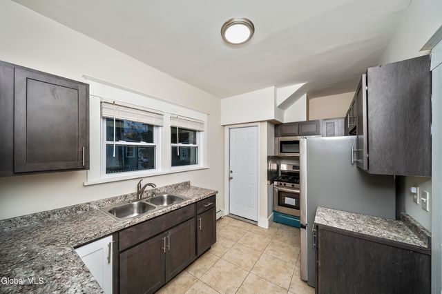 16 Regent Street, Albany, NY 12202