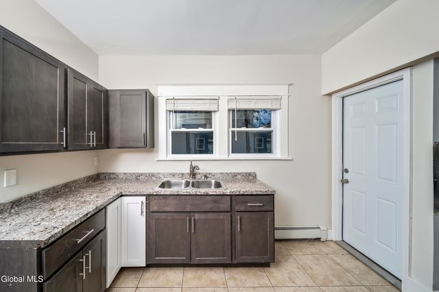 16 Regent Street, Albany, NY 12202