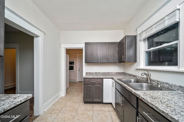 16 Regent Street, Albany, NY 12202