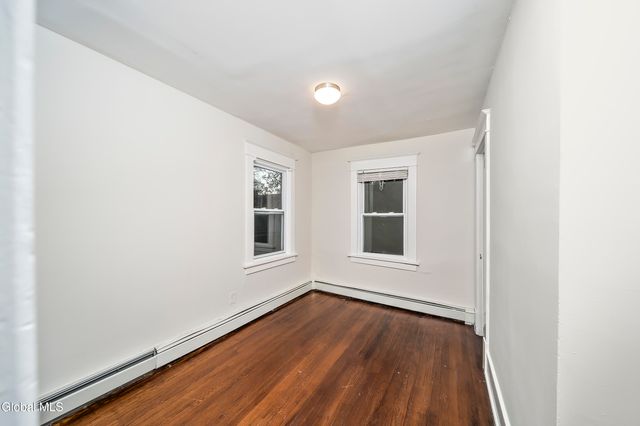 16 Regent Street, Albany, NY 12202