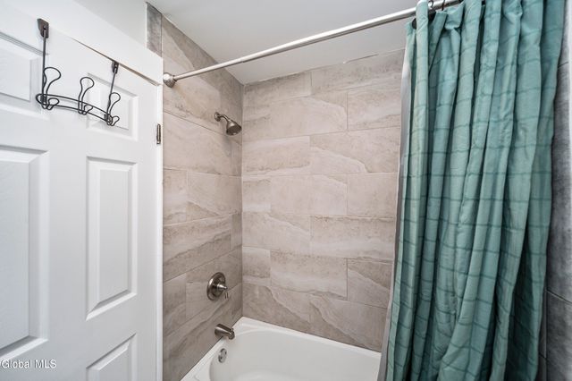 16 Regent Street, Albany, NY 12202