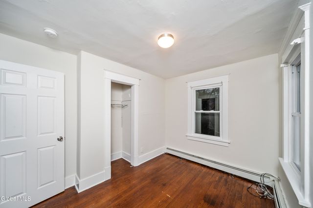 16 Regent Street, Albany, NY 12202