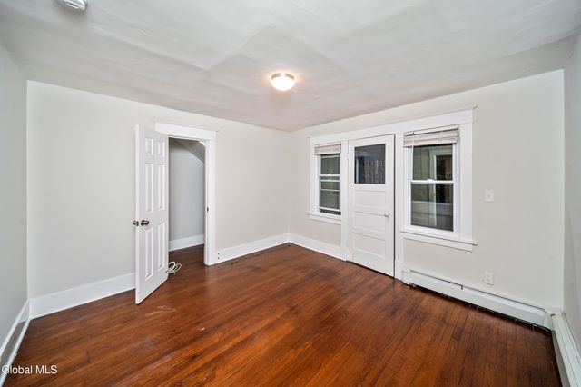 16 Regent Street, Albany, NY 12202