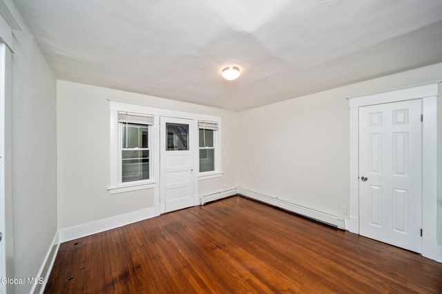 16 Regent Street, Albany, NY 12202