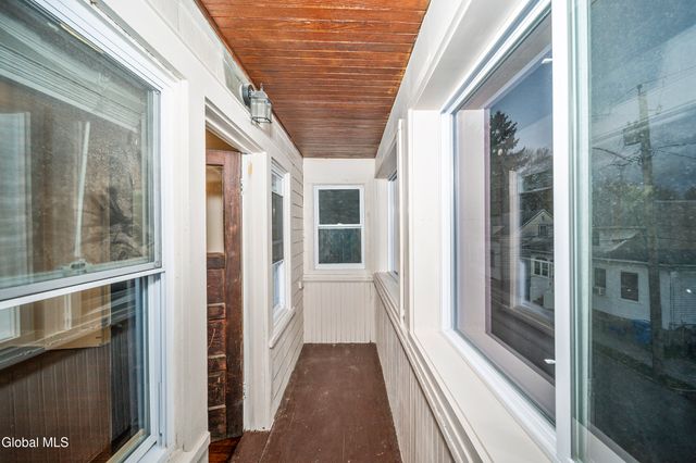 16 Regent Street, Albany, NY 12202