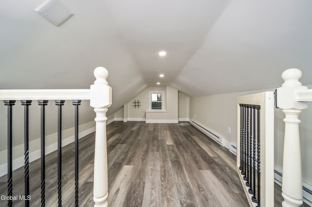 16 Regent Street, Albany, NY 12202